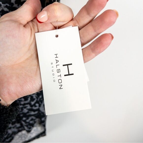 H Halston Studio Size Medium Super Soft Jersey Tee Grey Abstract Animal Print - Picture 8 of 10